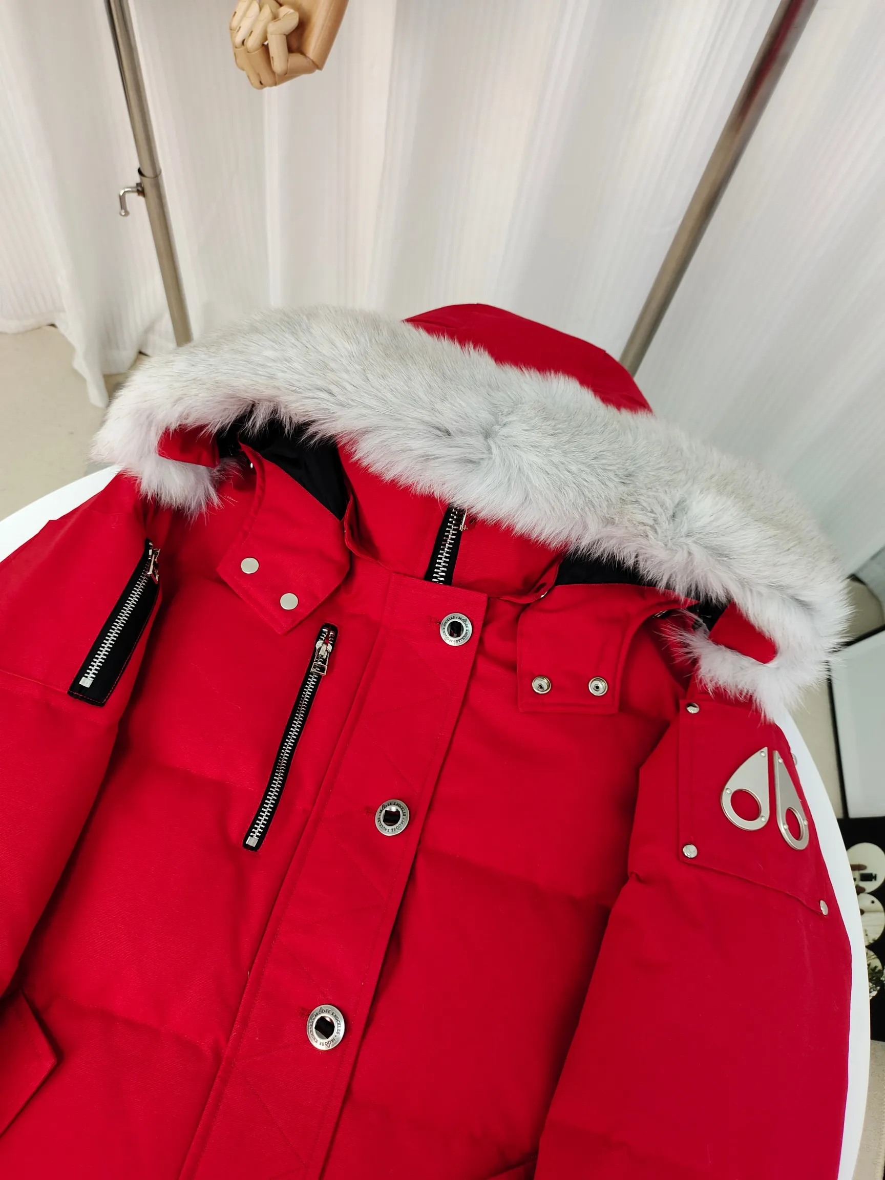 （ ）05 Moose Knuckles ， ins 、 、 。 ， ， ！ ， ， ， ！ Sizes: XS XL
